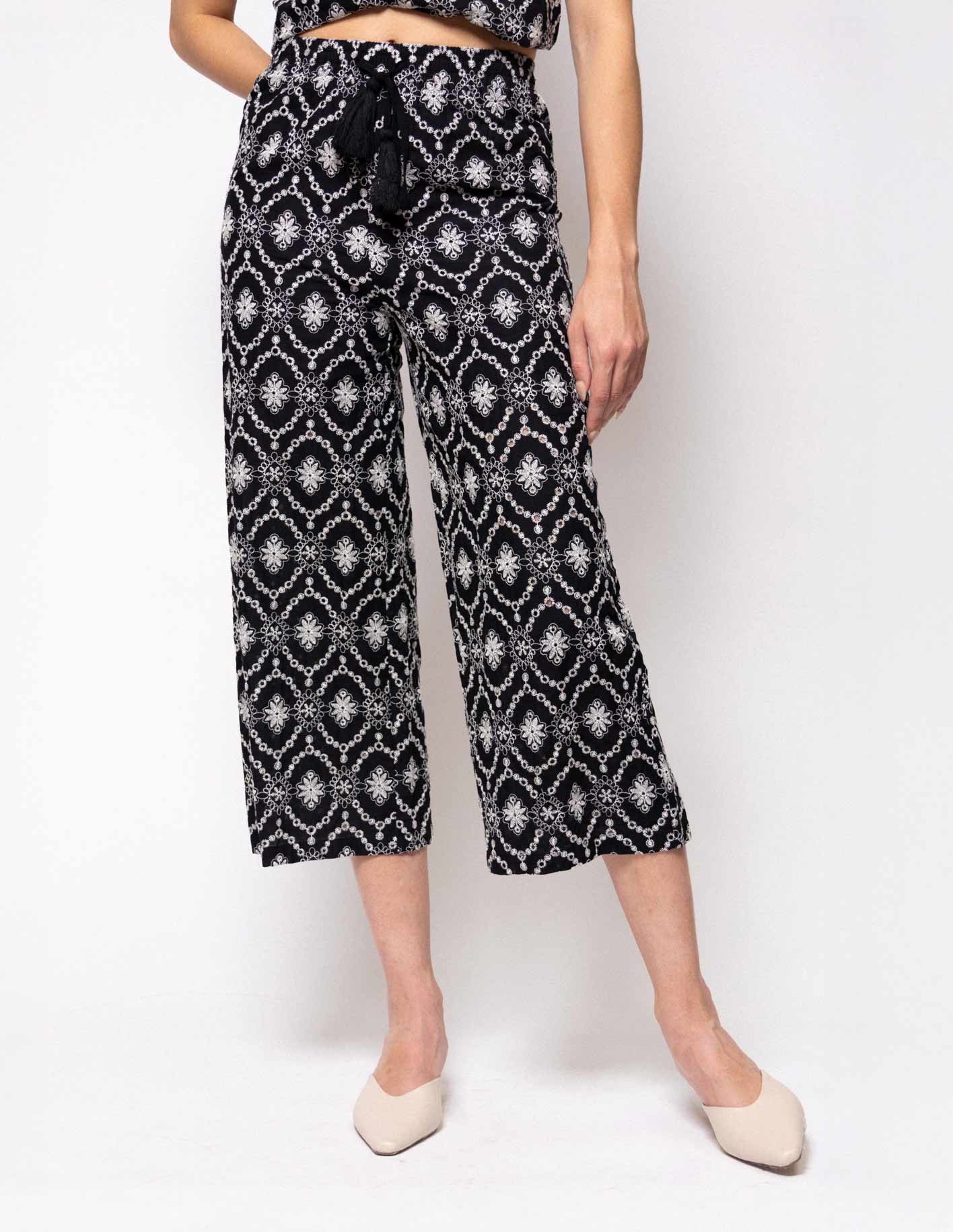 Pantalón culotte bordado con jareta