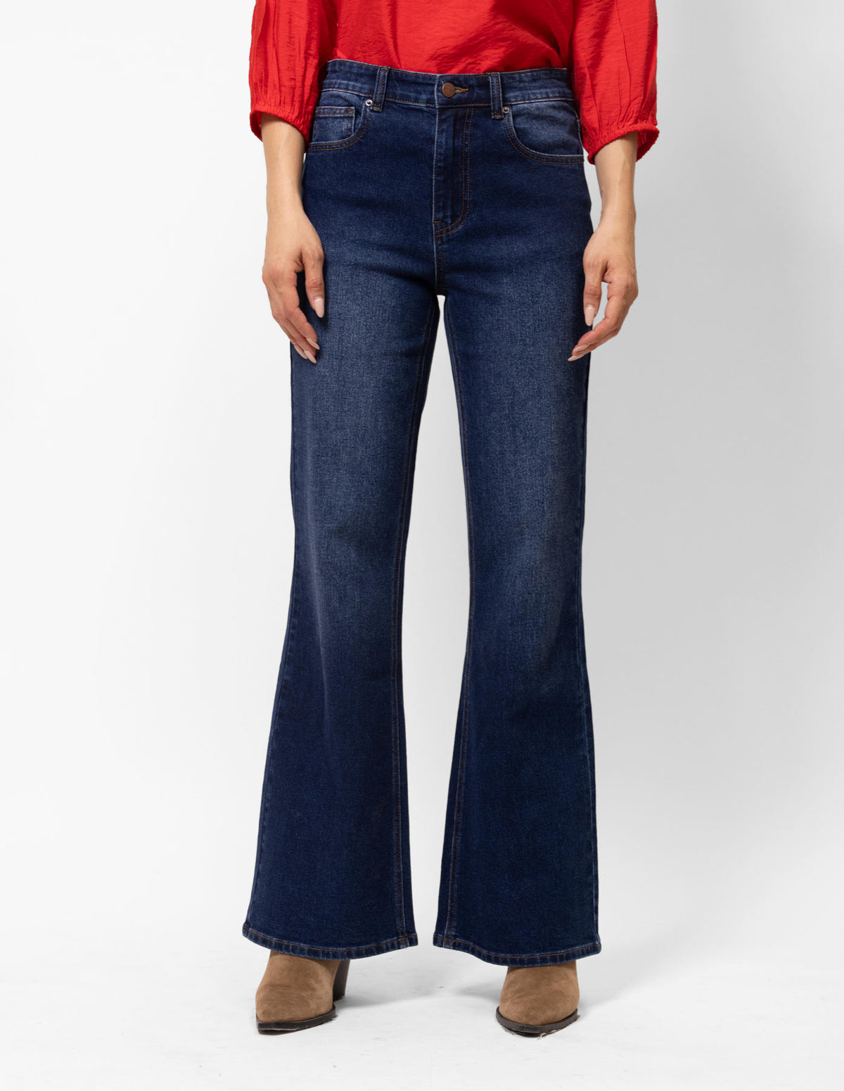 Jeans boot cut básico