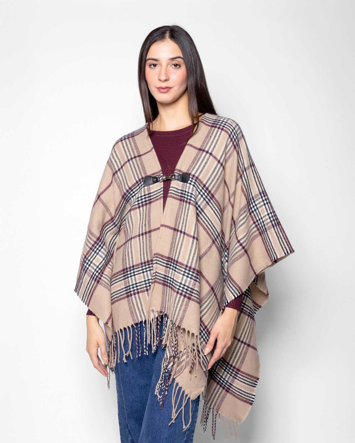 Capa estampada cuadros con broche