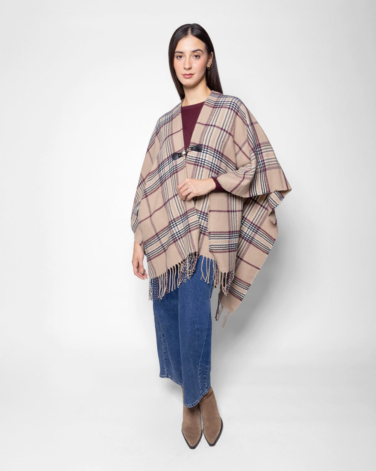 Capa estampada cuadros con broche