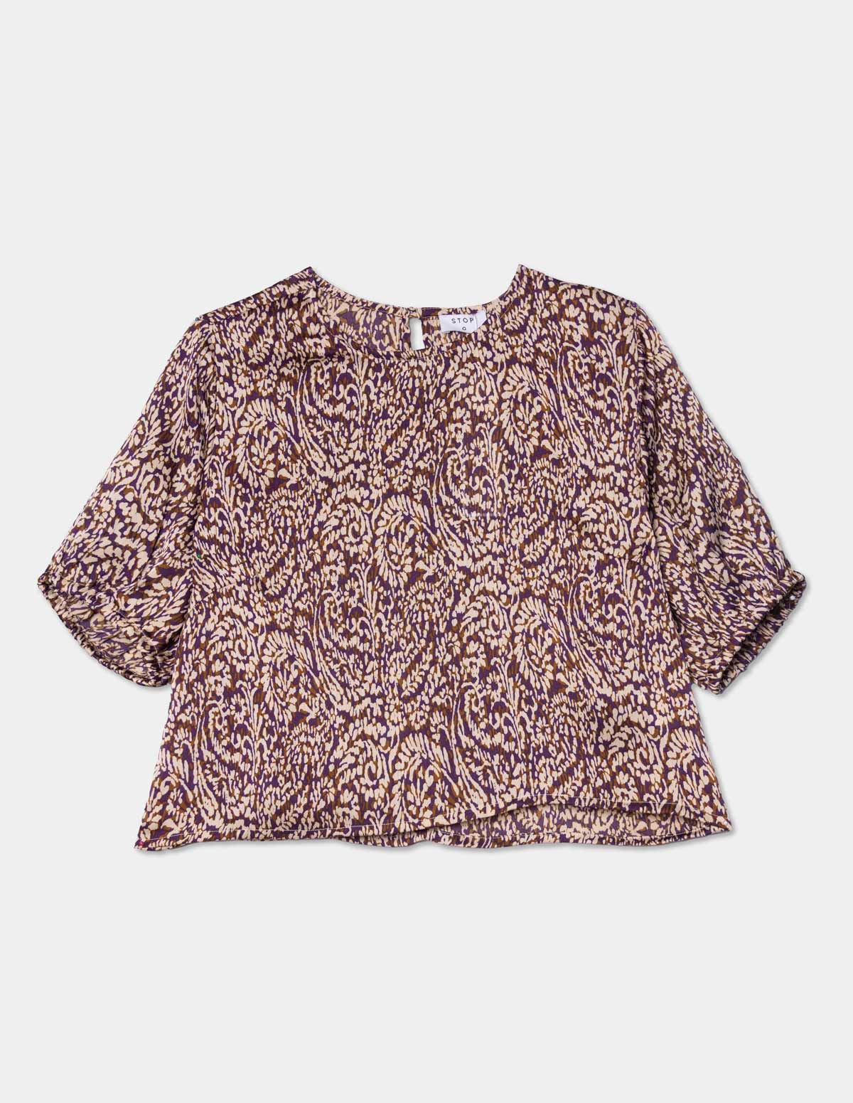 Blusa manga corta estampada satinada