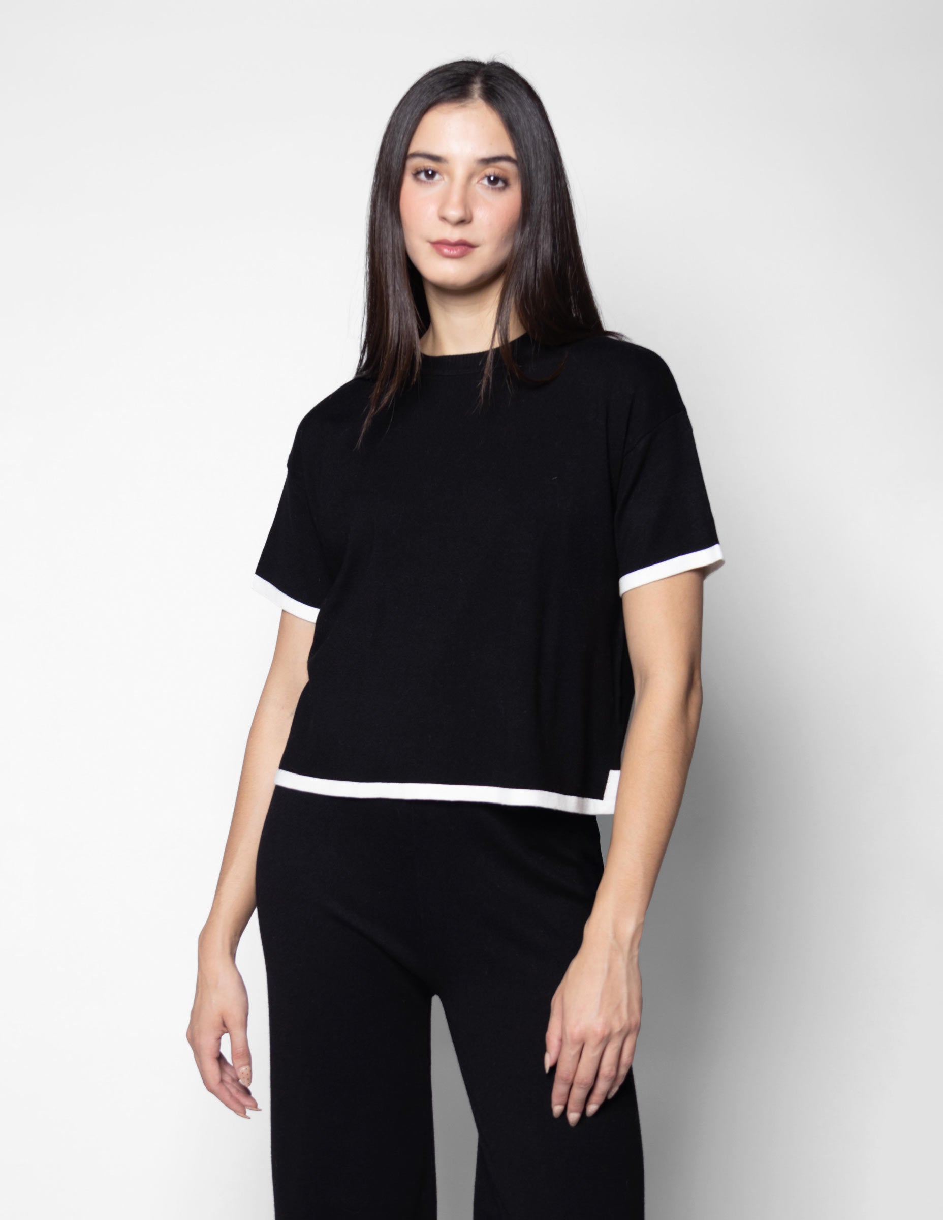 Blusa tejida con raya en mangas y bajos