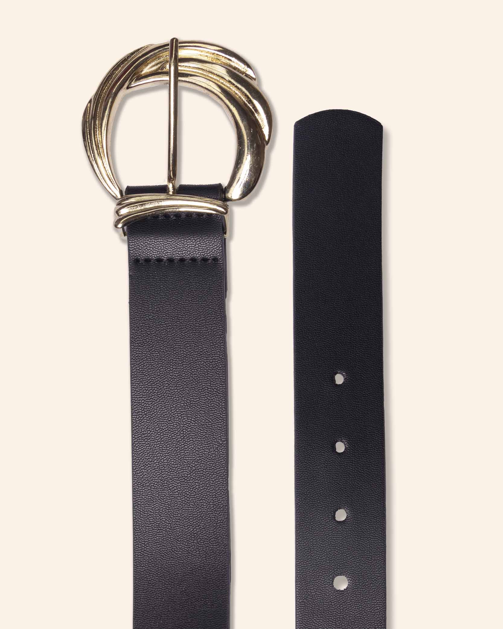 Cinturón negro hebilla ornamentada