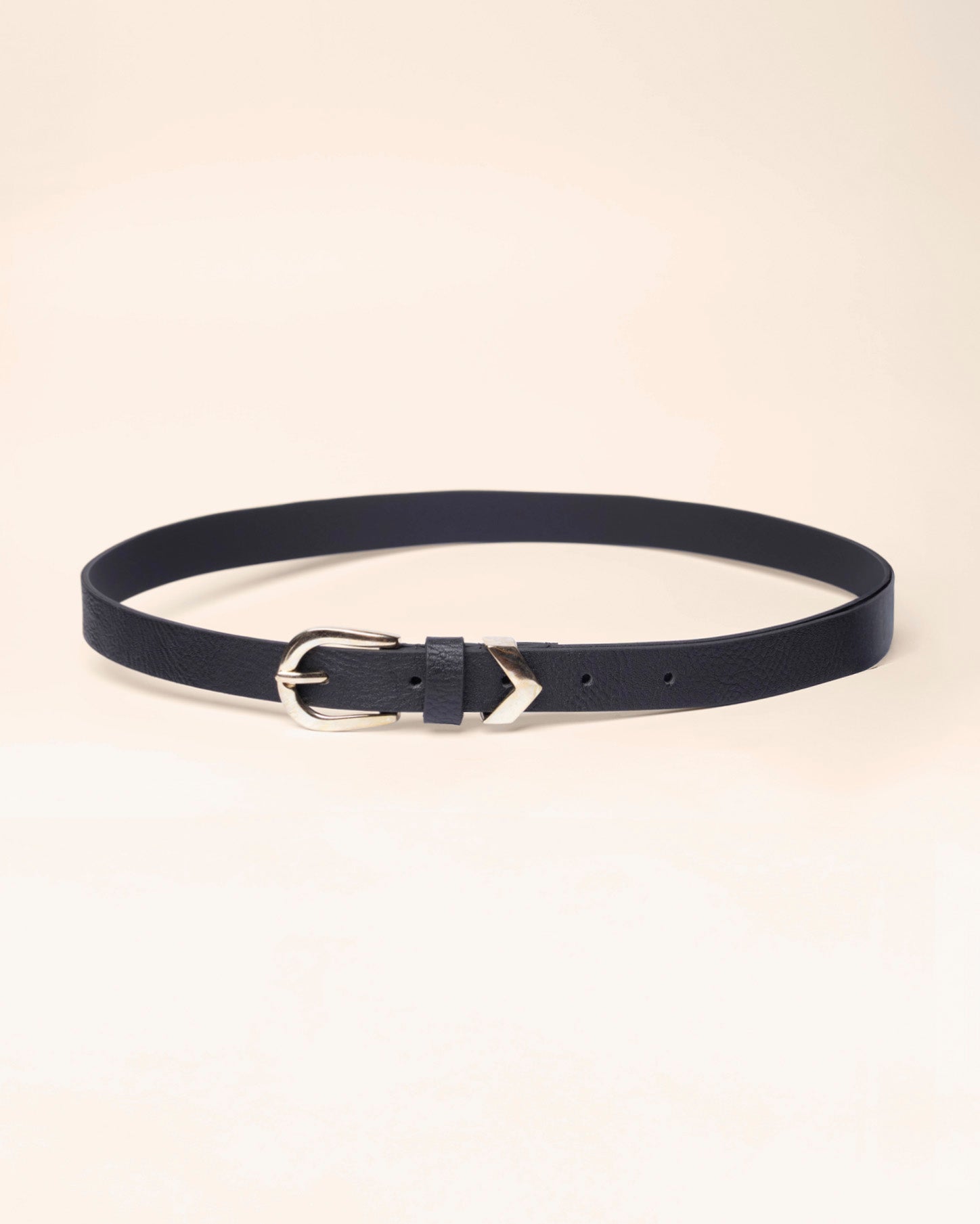 Cinturón negro pasacinto en V