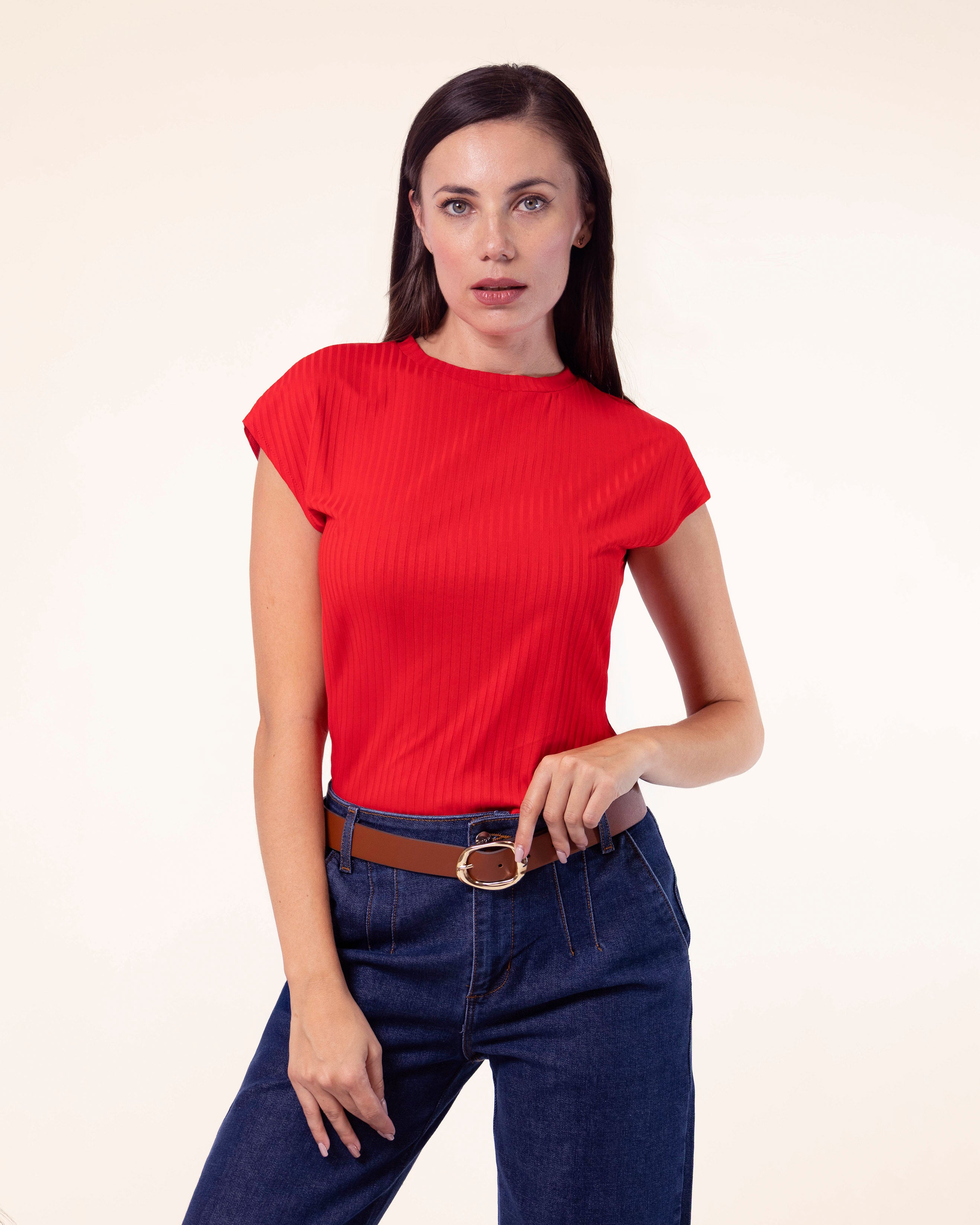 blusa-stop-rojo-manga-corrida-cuello-redondo-destacado