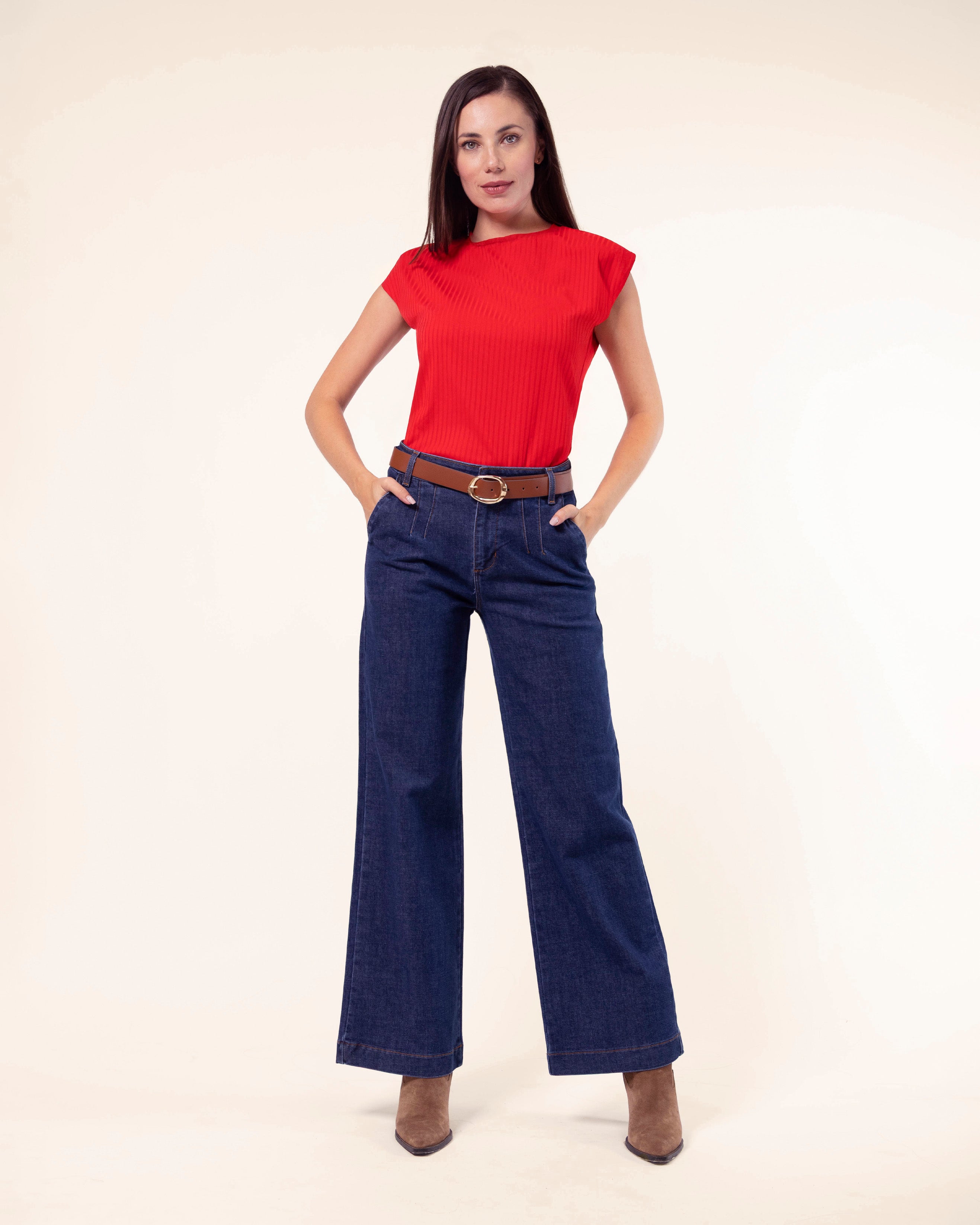 blusa-stop-rojo-poliéster-elastano-ajuste-confortable