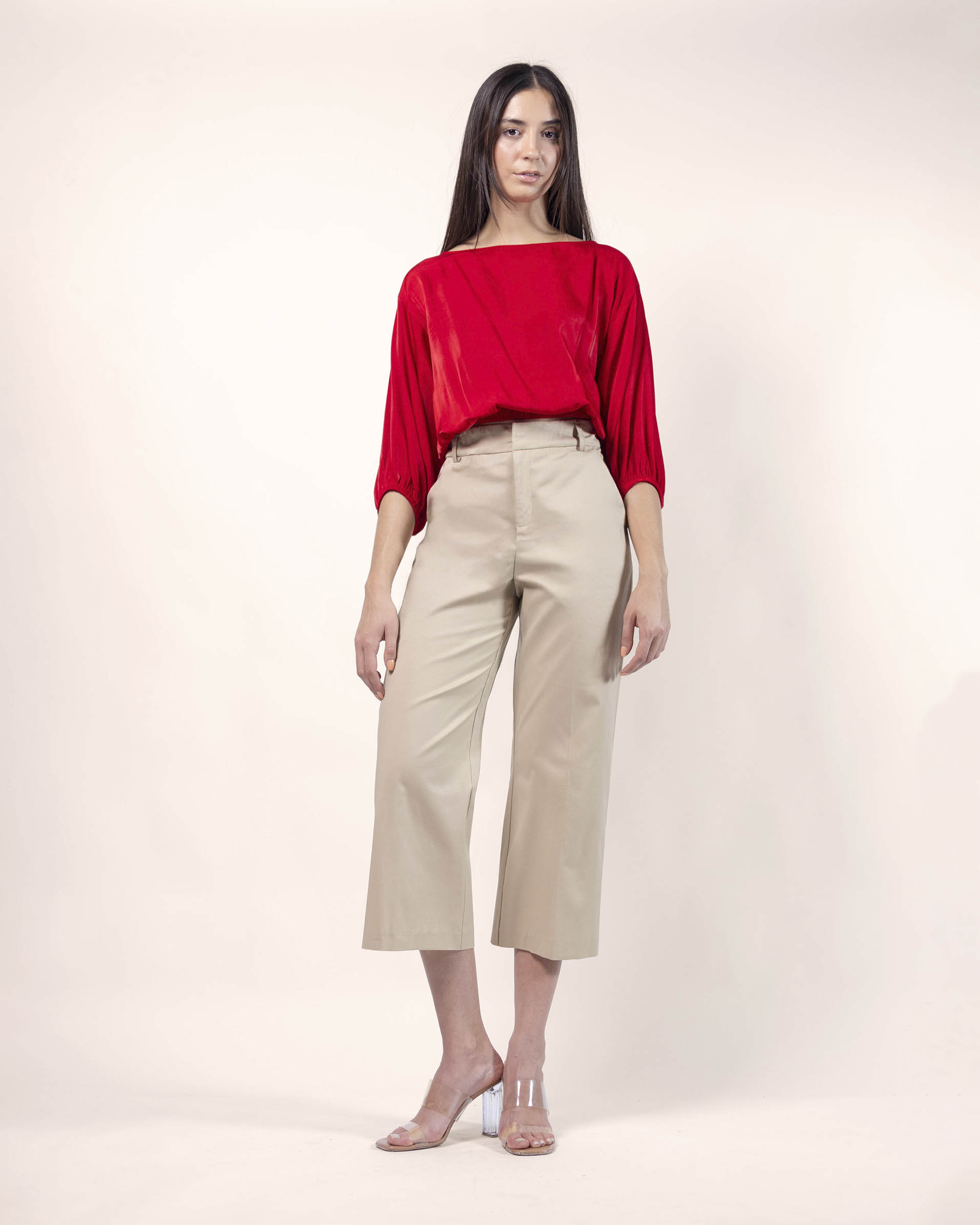 pantalon-beige-vestir-bolsillos-cierre