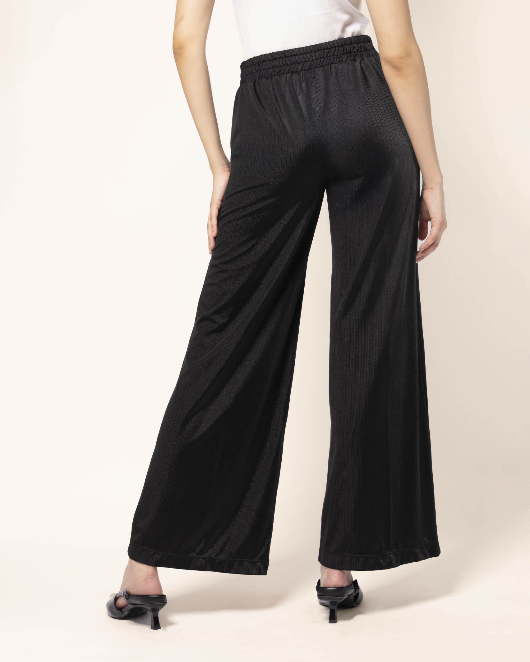 pantalon-ancho-tejido-elastico-textura