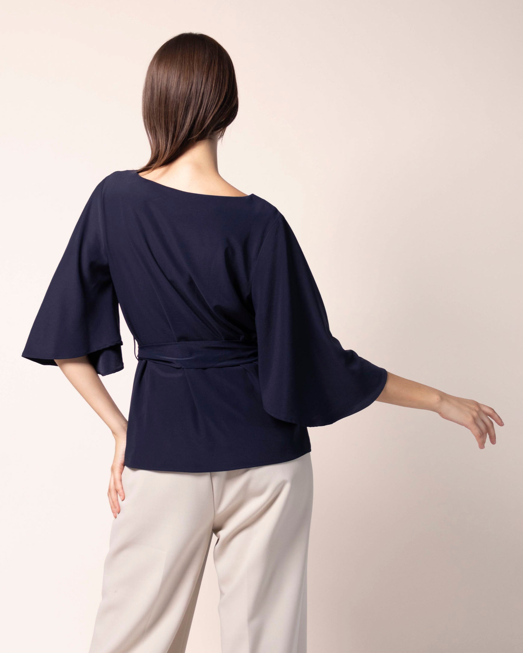 blusa-marino-corte-amplio-y-relajado