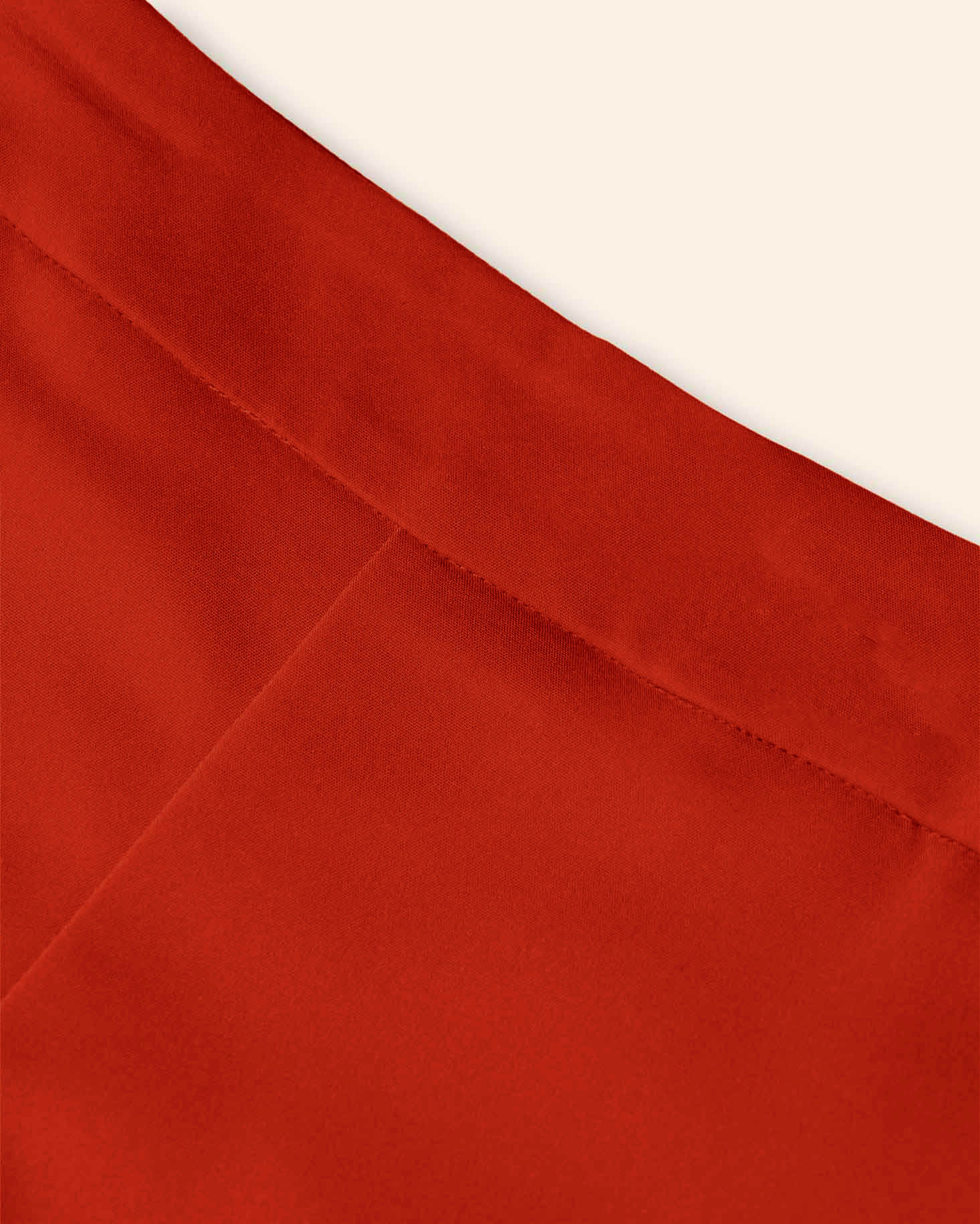 short‑mujer‑rojo‑elegante‑STOP