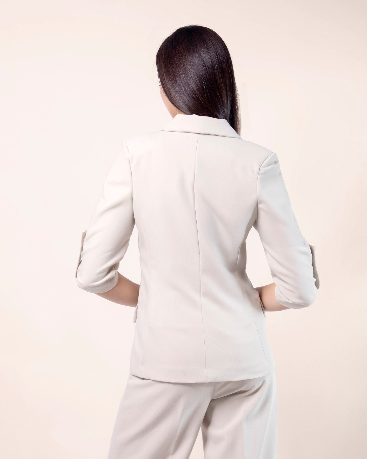 blazer-bolsillos-charreteras-manga-beige