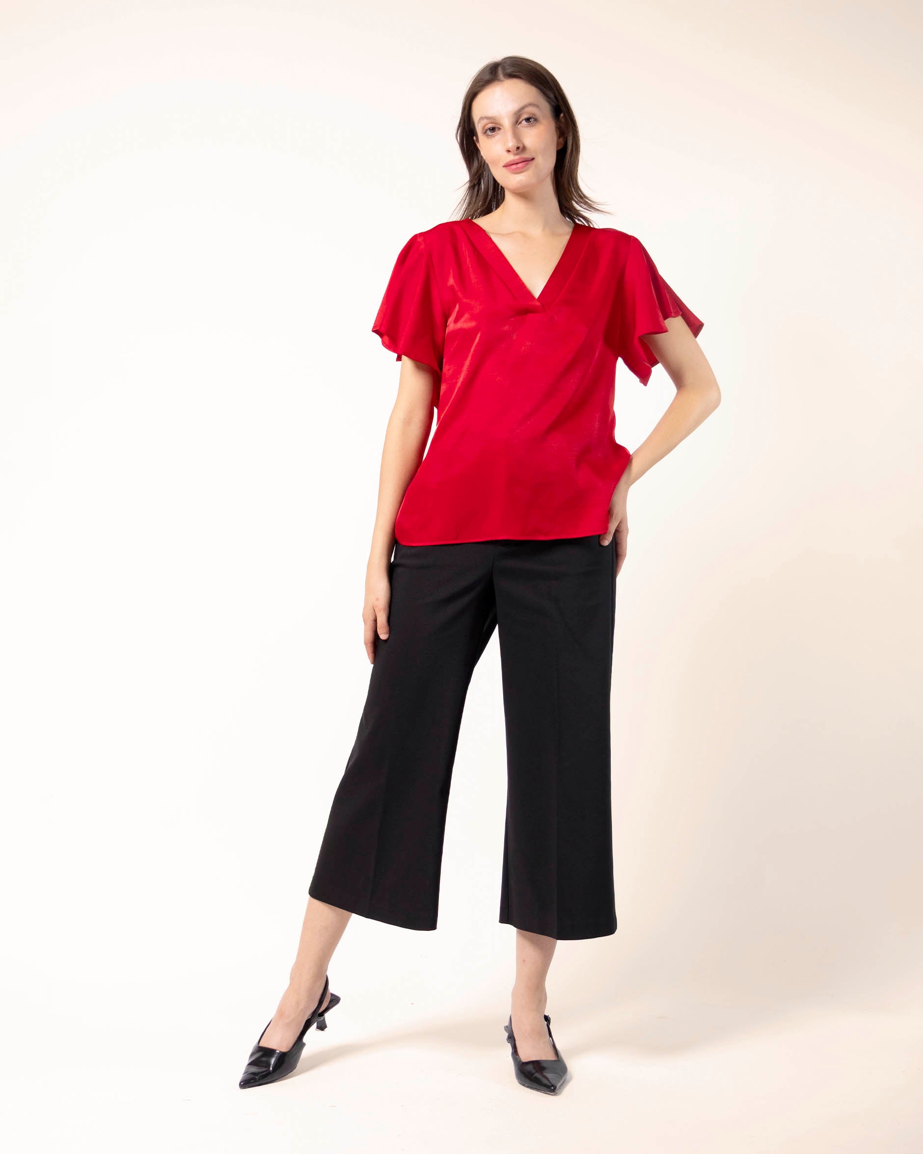 blusa‑roja‑mujer‑manga‑corta‑con‑detalle