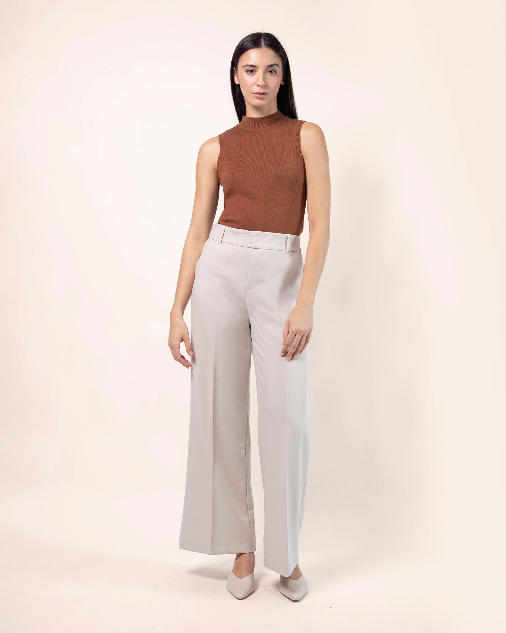 pantalon-cintura-alta-diseño-minimalista