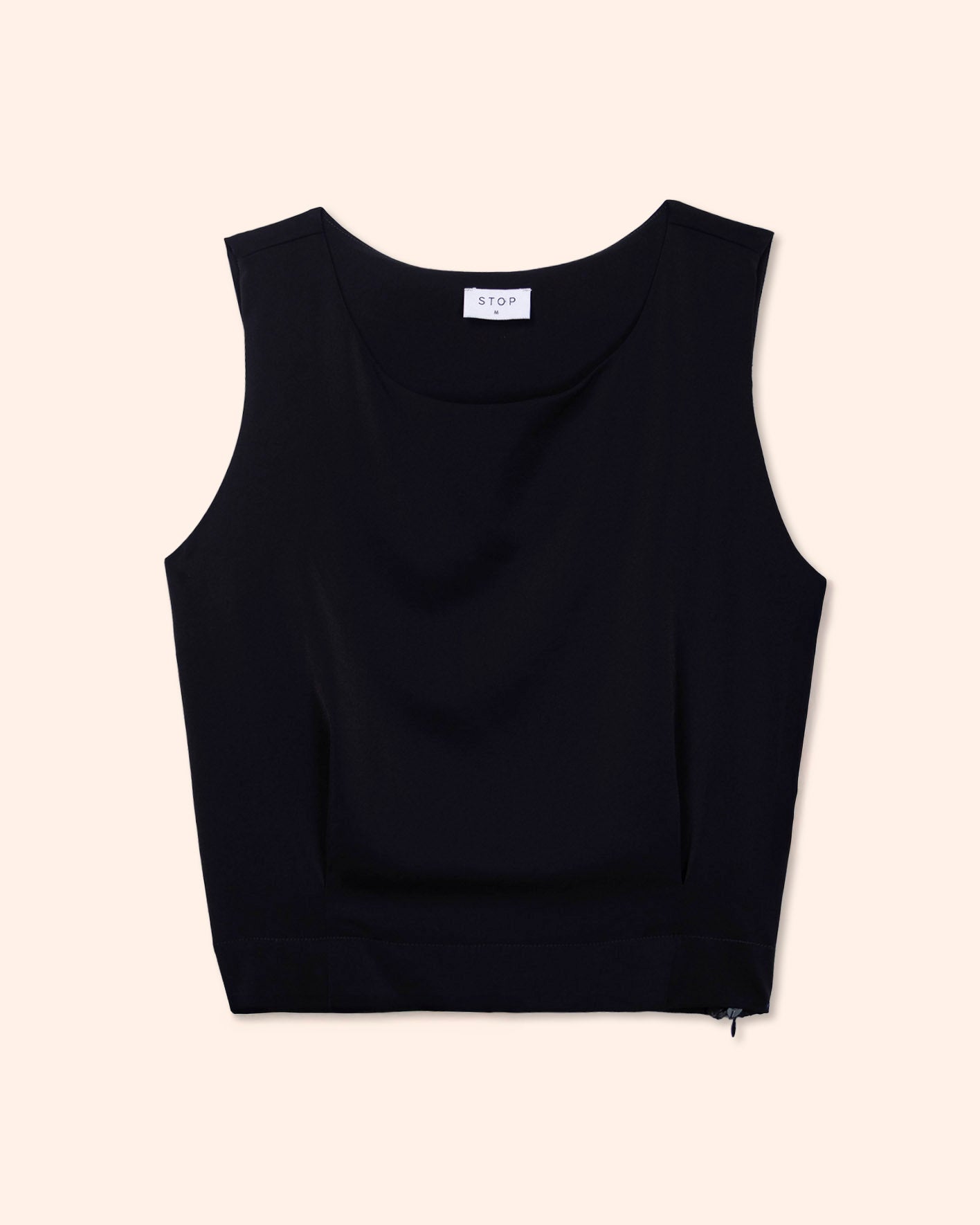blusa-STOP-negra-con-pinzas