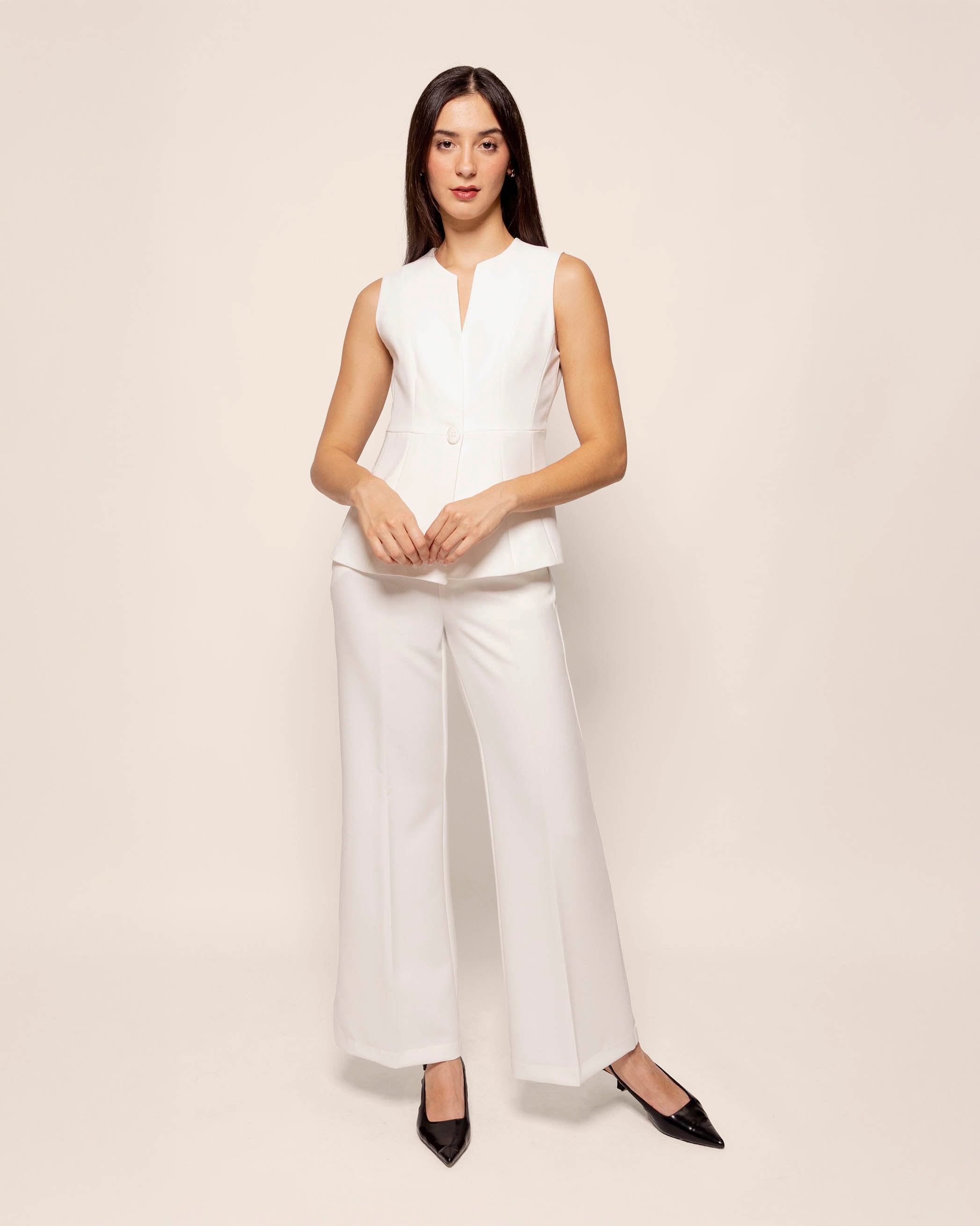 Chaleco ajustado con cortes