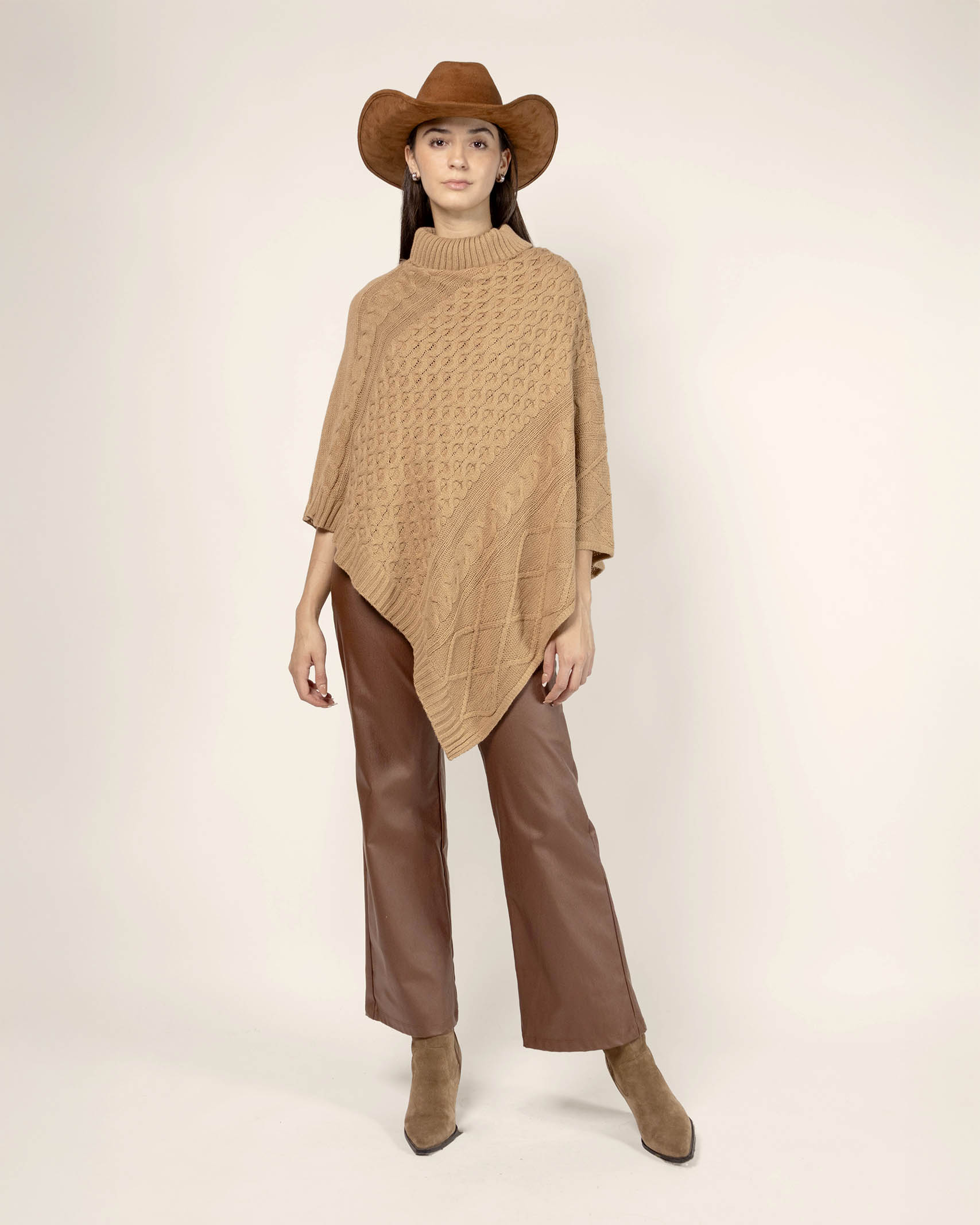 Pantalón de P.U. con bolsas atrás