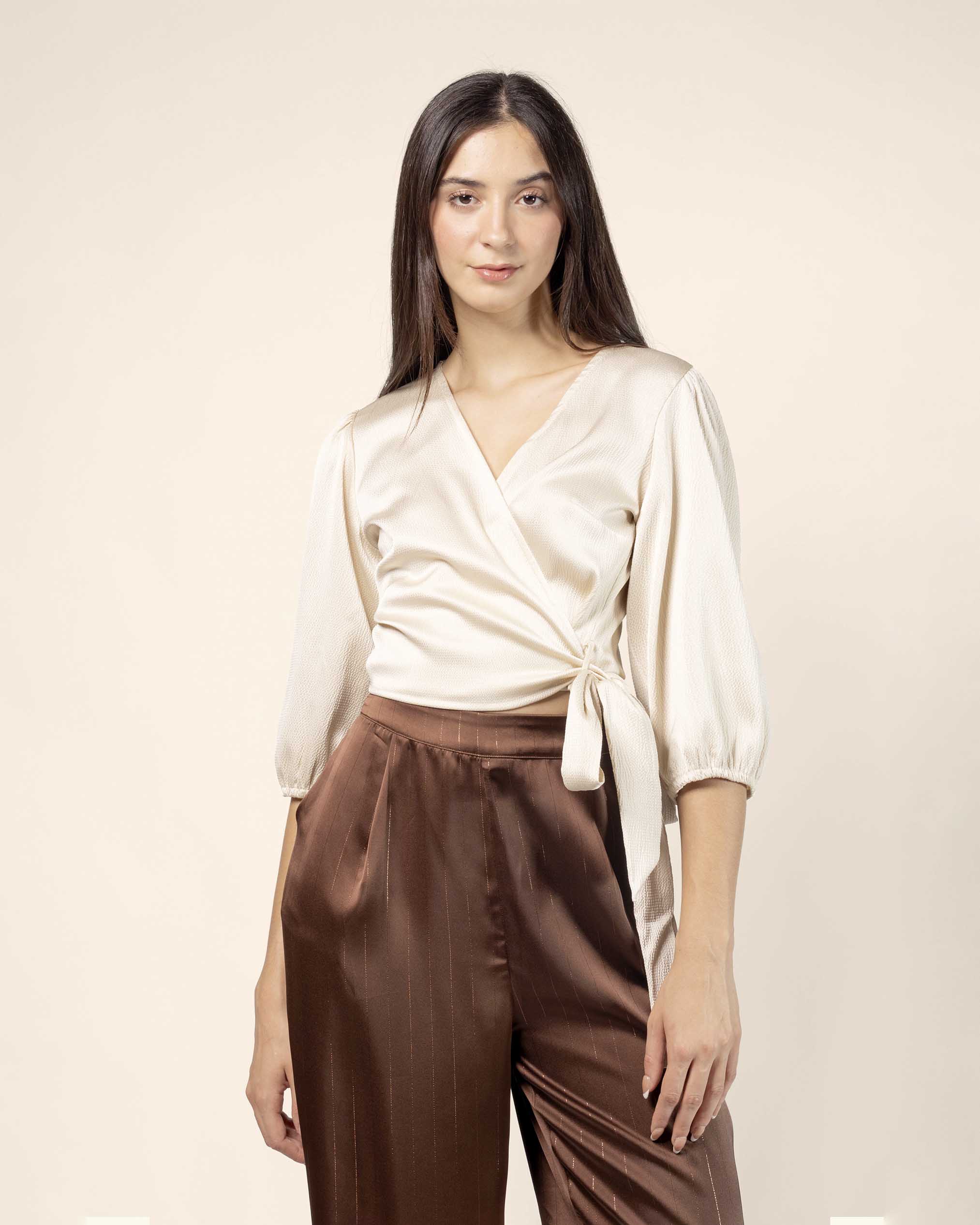 Blusa con cruce manga 3/4