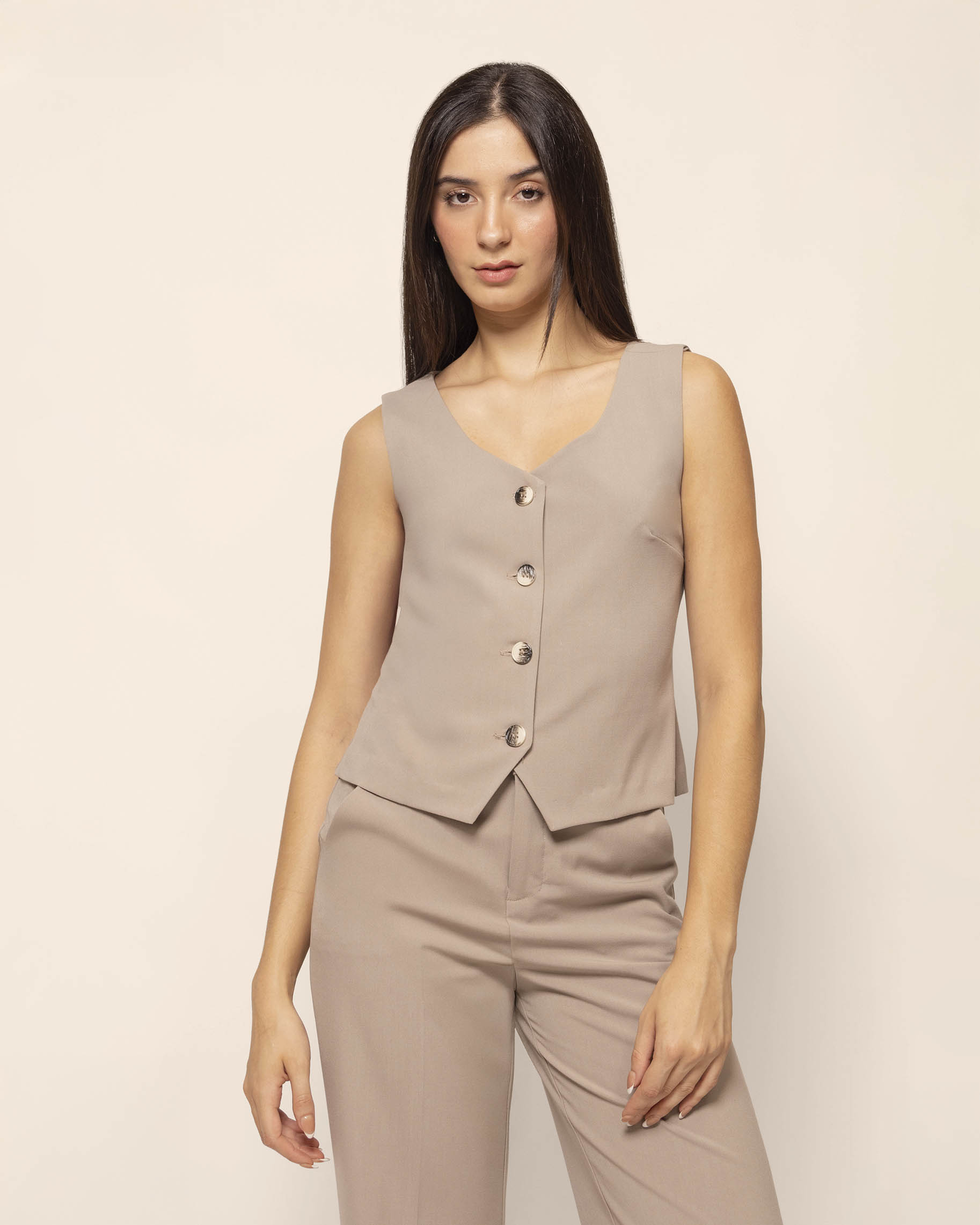 Chaleco con amarre en espalda