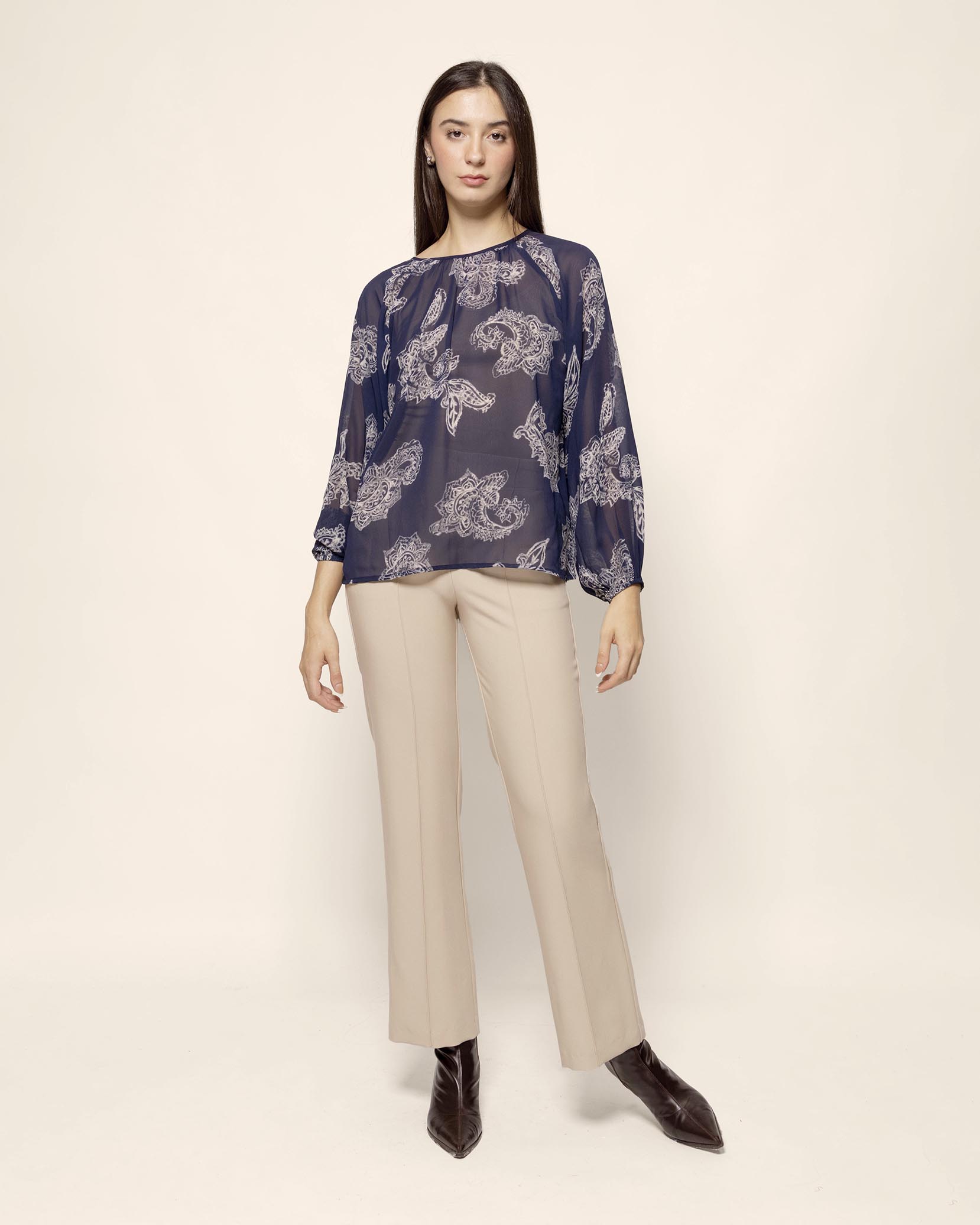 Pantalón pierna recta alforza