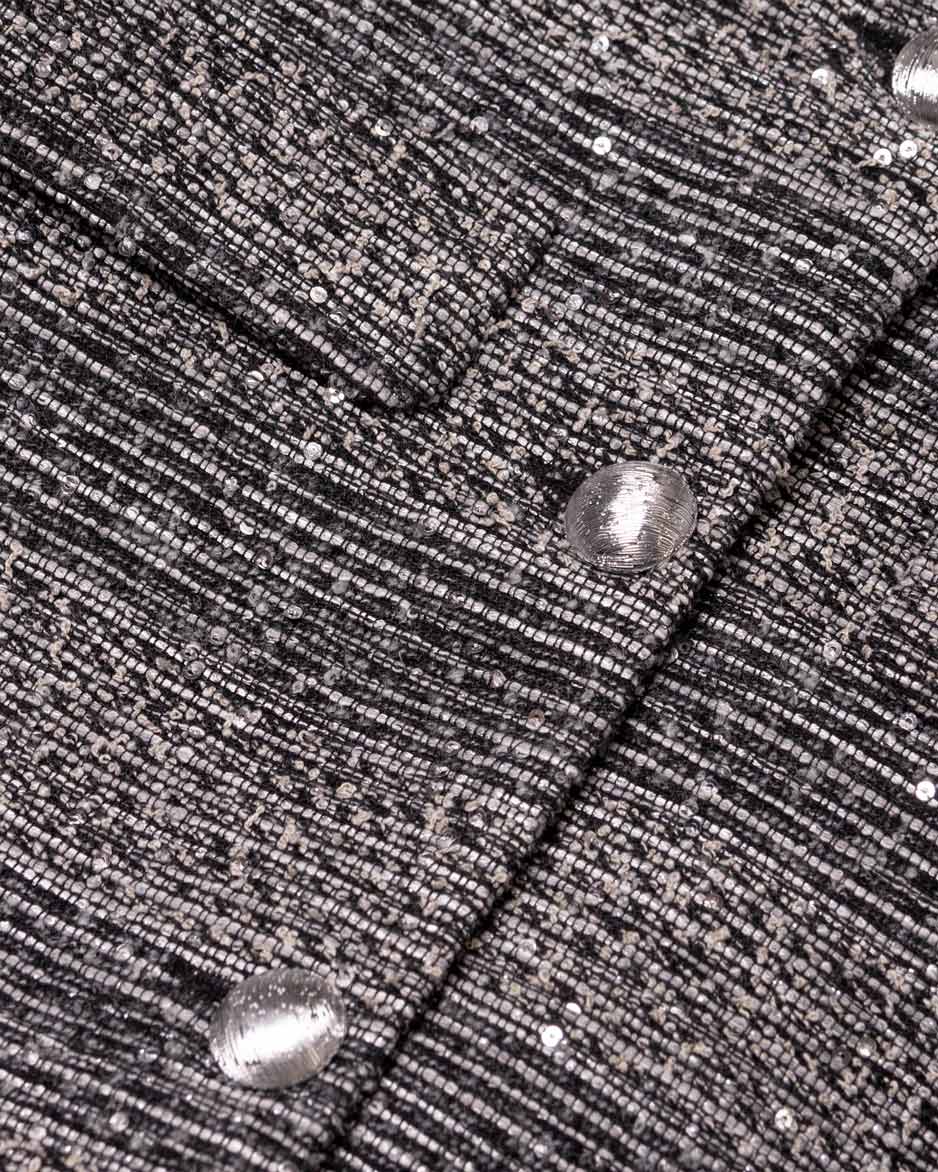 Saco con botones y carteras