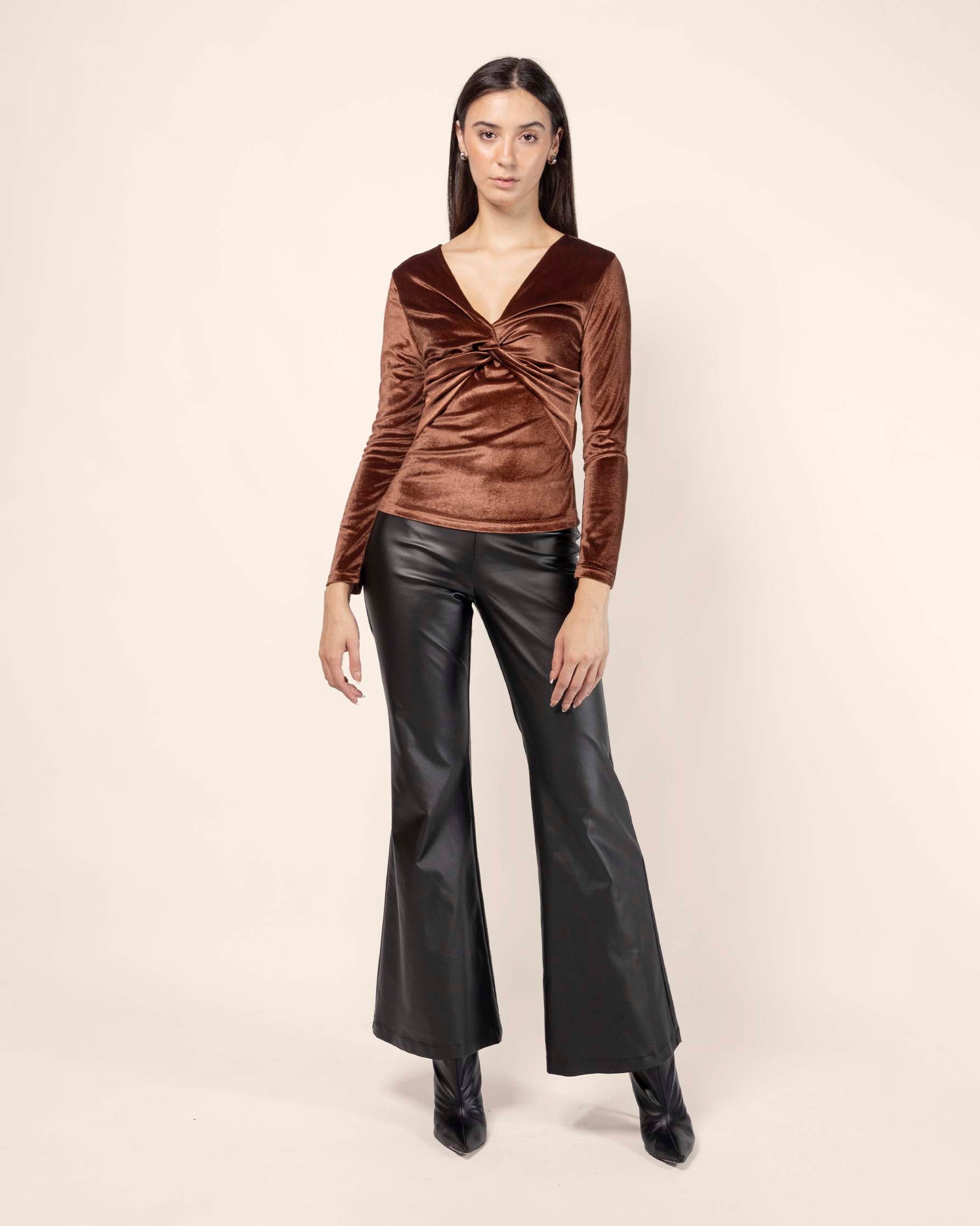 Leggins efecto piel pierna acampanada