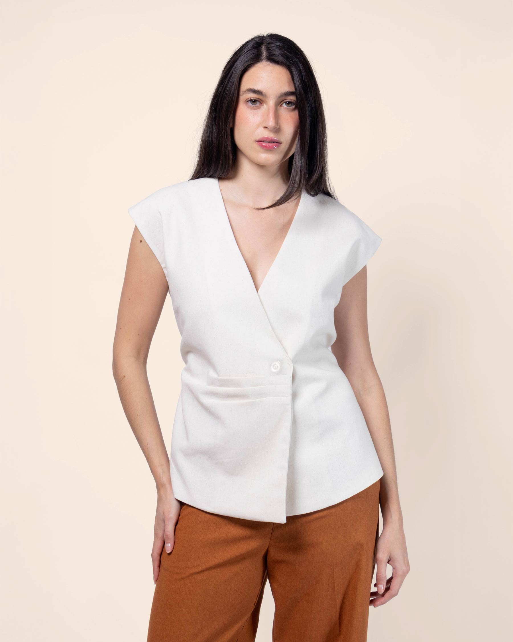 Chaleco lino con pinzas
