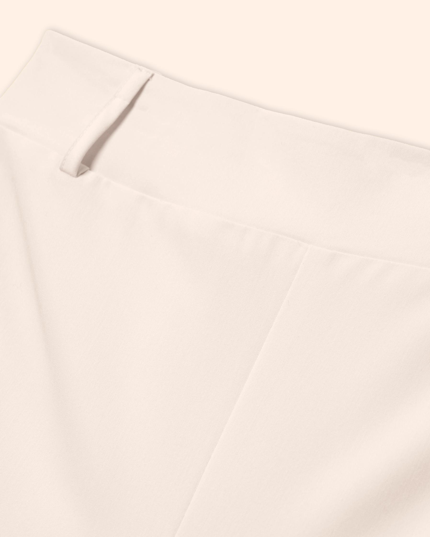 Pantalón recto pretina lisa al frente