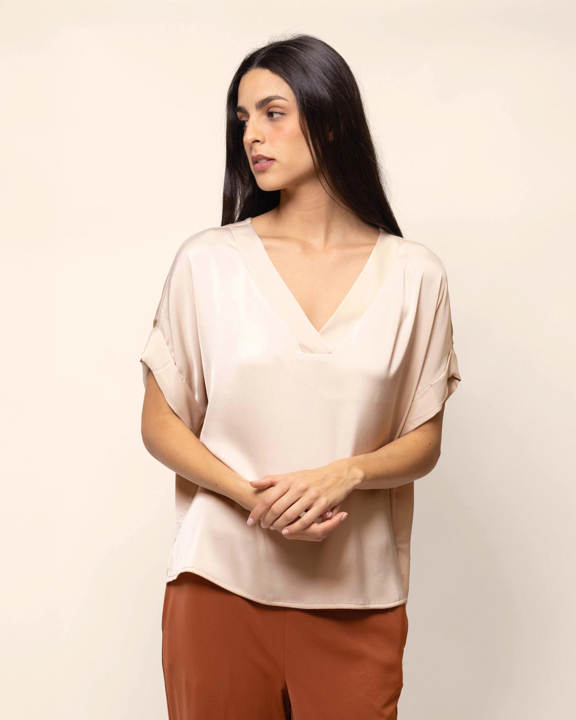 Blusa manga corta con valenciana
