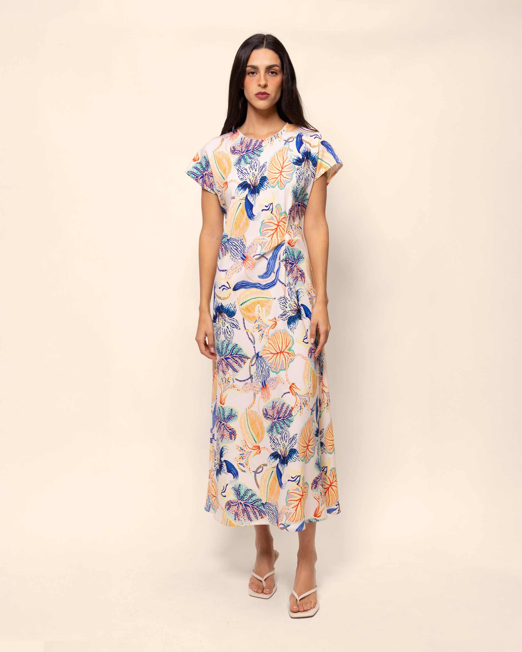 Vestido largo con plisado en cintura