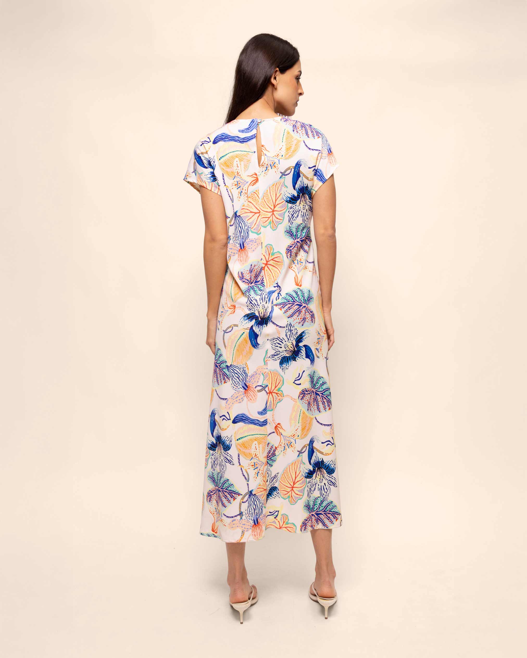 Vestido largo con plisado en cintura