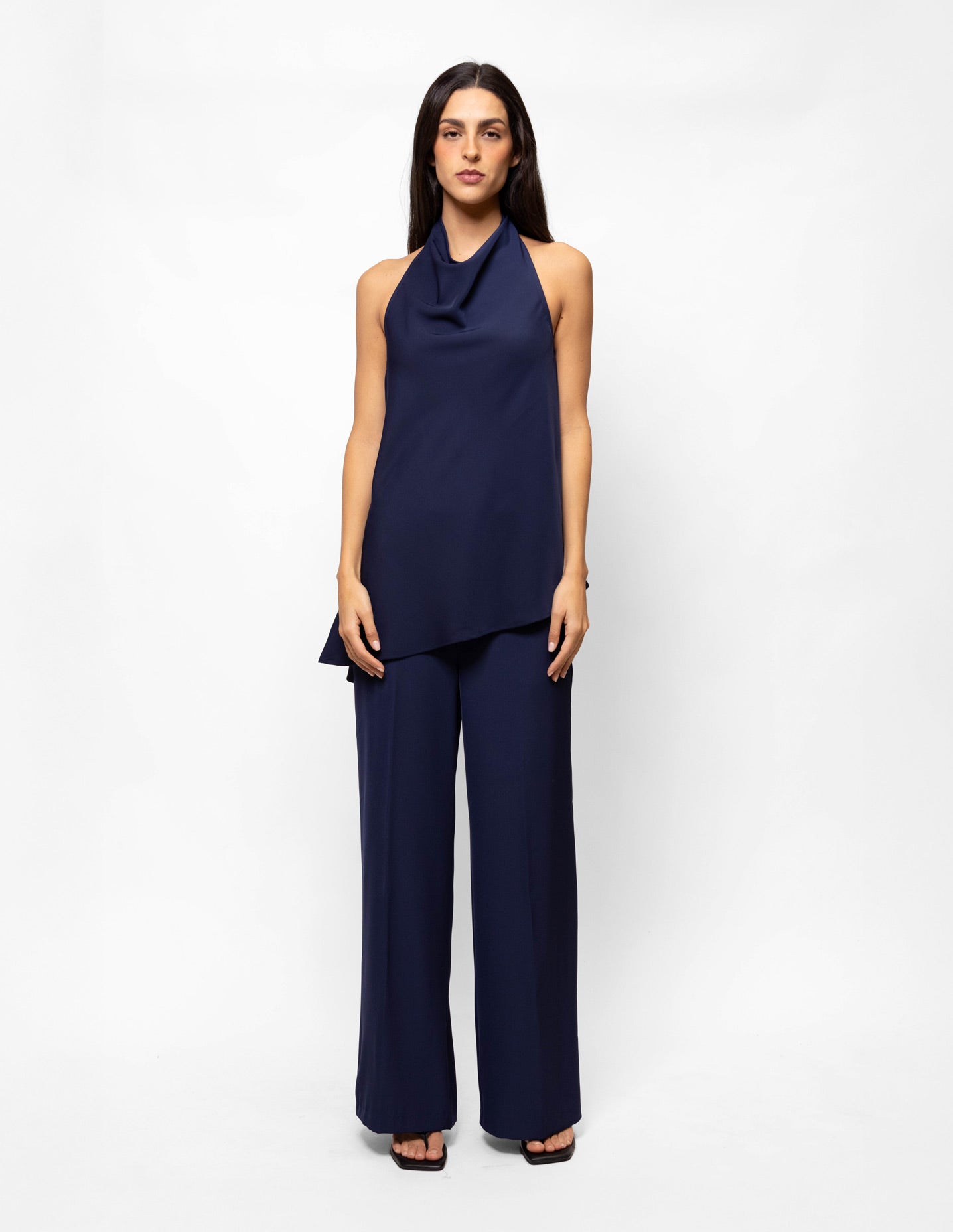 Blusa asimétrica cuello halter