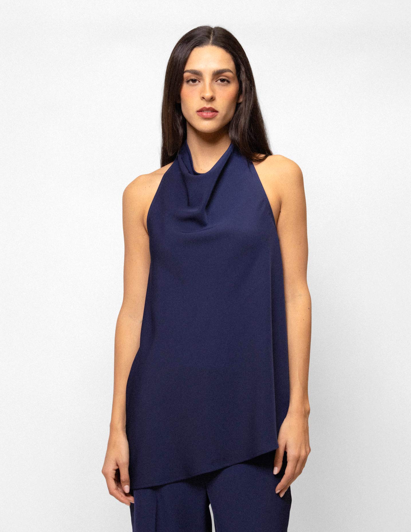 Blusa asimétrica cuello halter