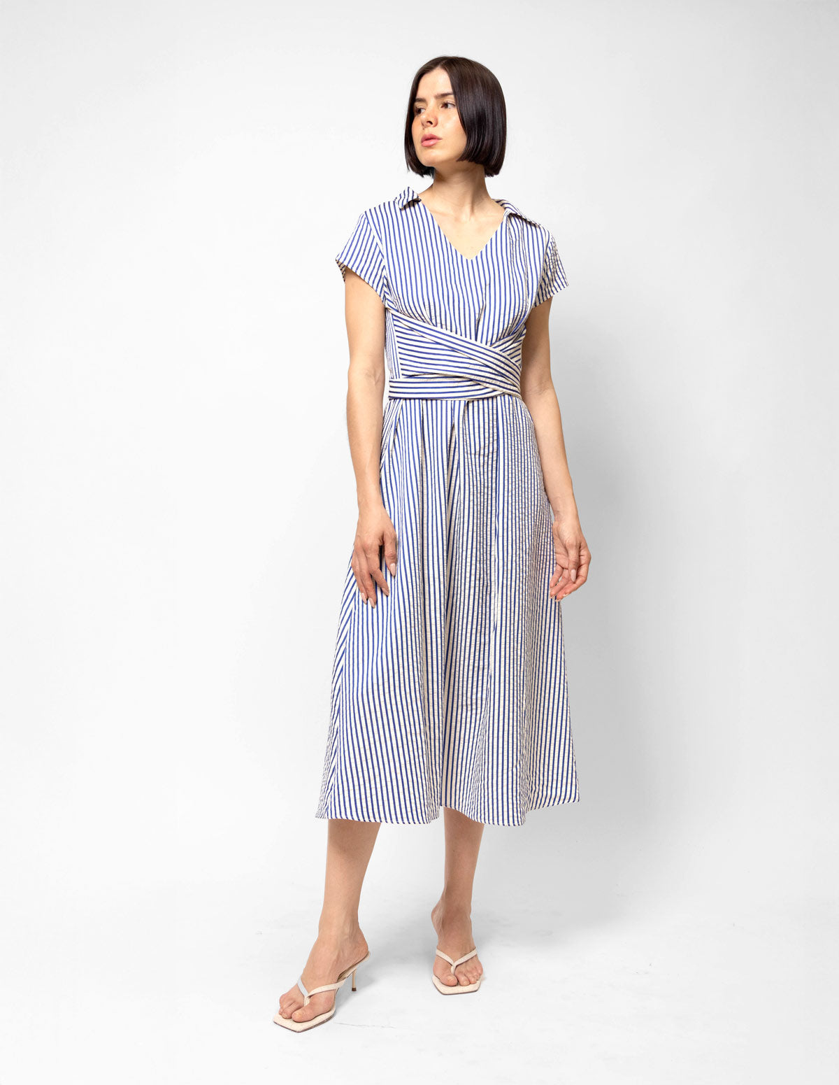 Vestido manga corta amarre cintura
