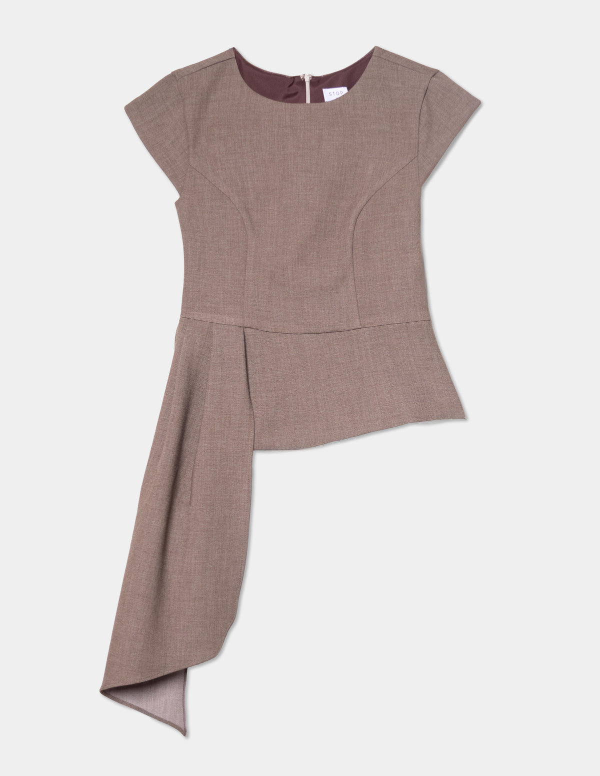 Blusa asimétrica detalle al costado