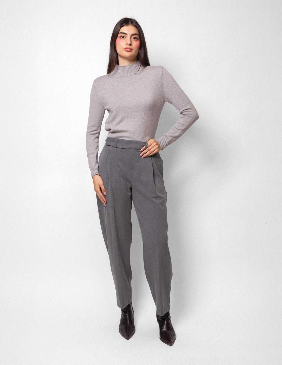 Pantalón de vestir con resorte en costados