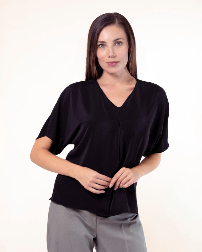 blusa-negra-cuello-v-manga-corrida