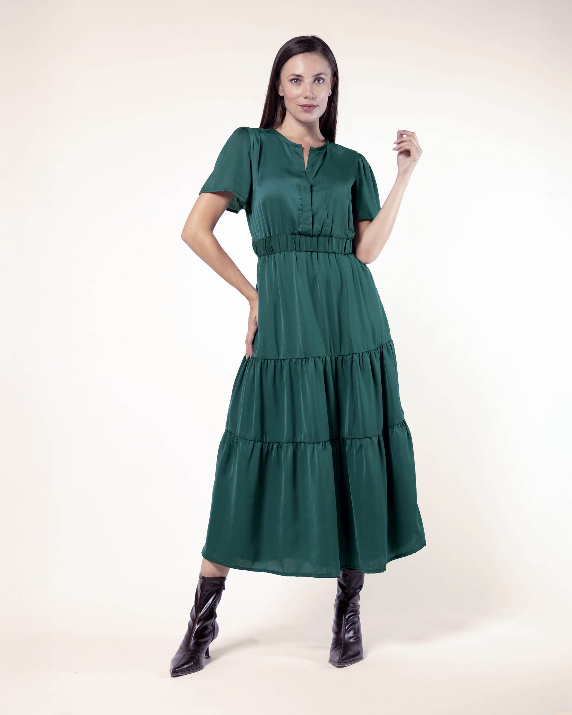 vestido-largo-verde-botella-con-cortes-en-falda