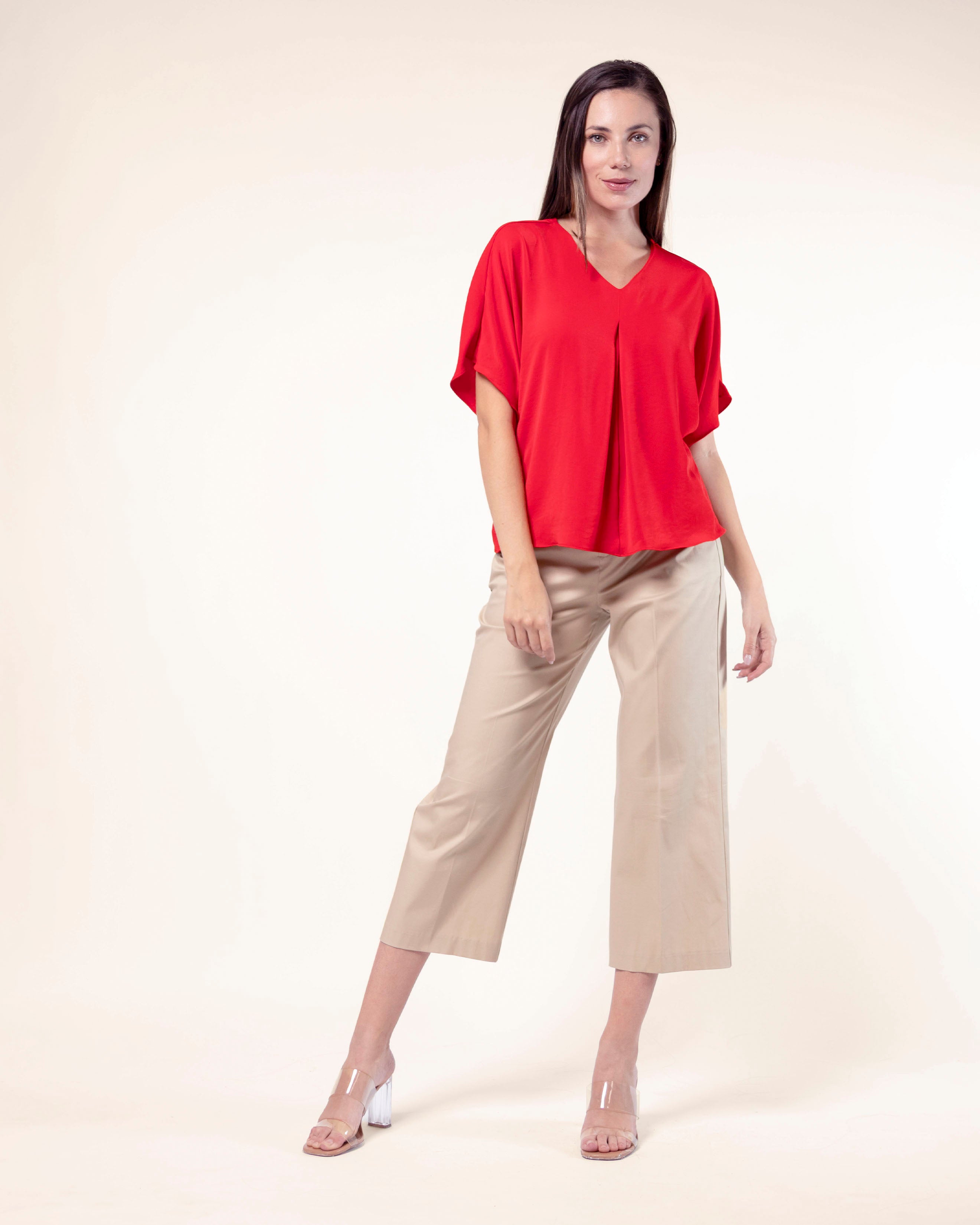 blusa-roja-con-vuelo-en-bajo