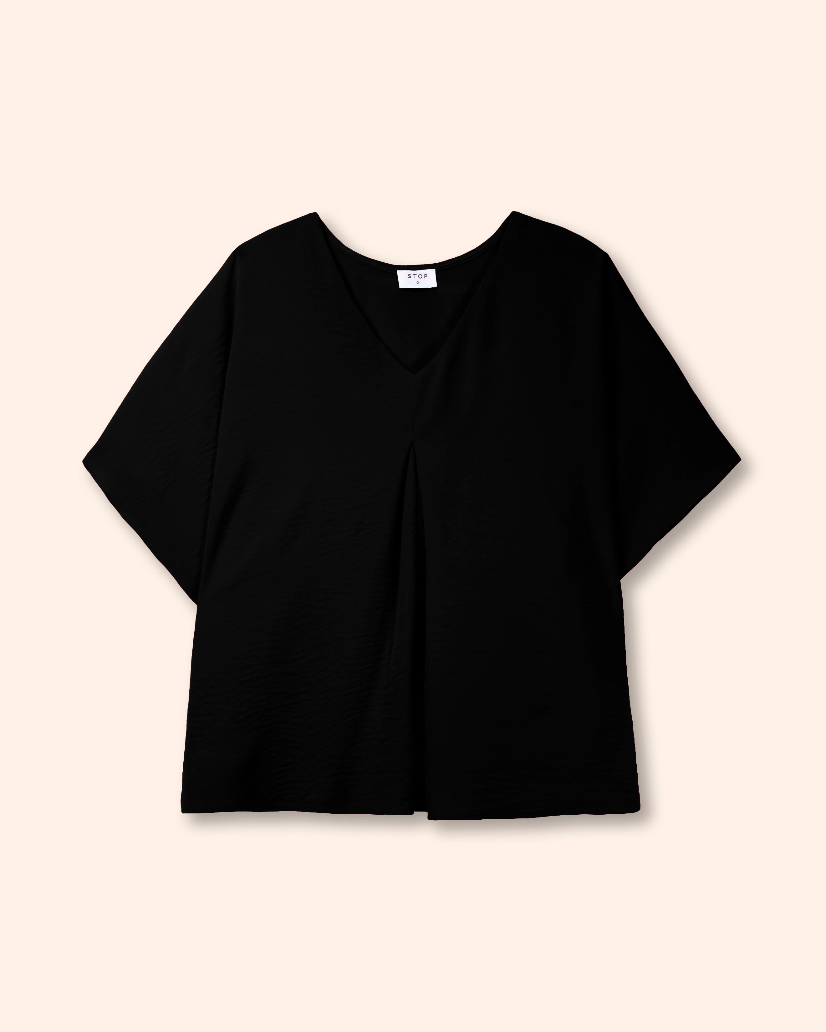 blusa-negra-cuello-en-v-detalle-textil
