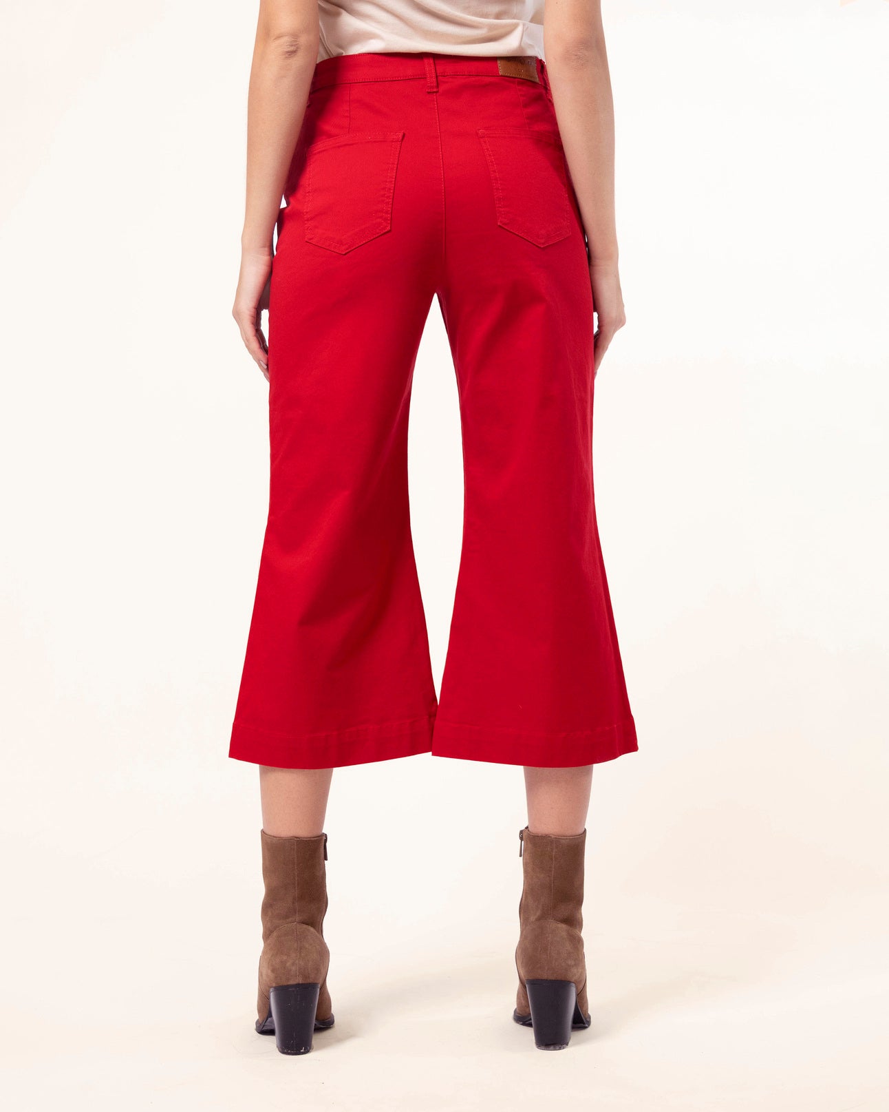 pantalon-culotte-stop-rojo-tela-stretch-cinco-bolsillos