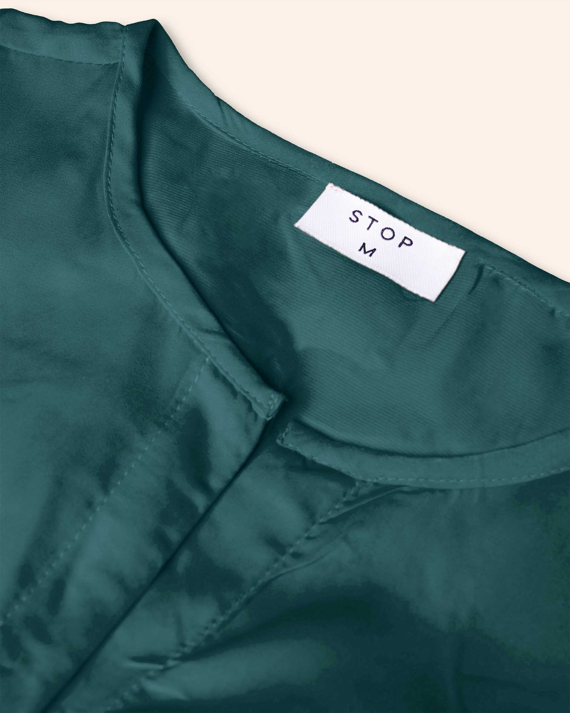 vestido-largo-verde-con-movimiento-stop-mujer