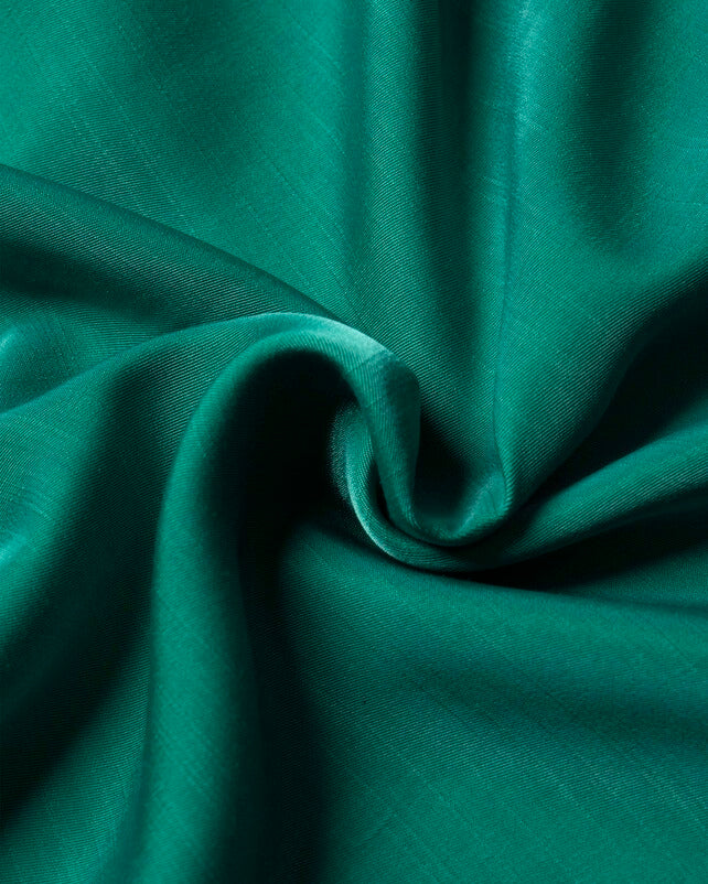blusa-verde-con-corte-fresco-y-versatil